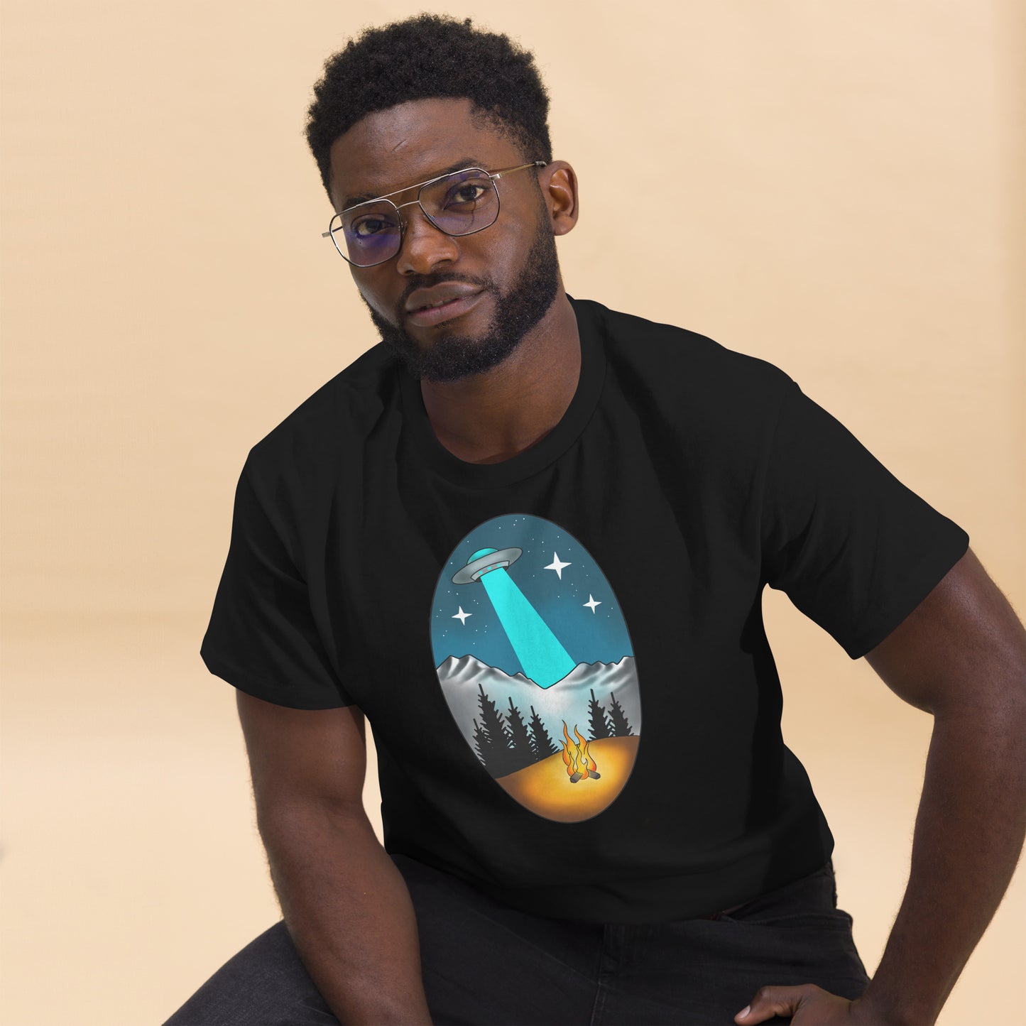 THEY ARE HERE #1 - DESIGN BY ALF UNISEX T SIRT